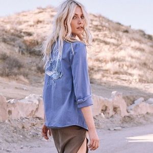 Spell Designs Blue Belle Chambray Jacket Denim shirt size Medium. Never Worn